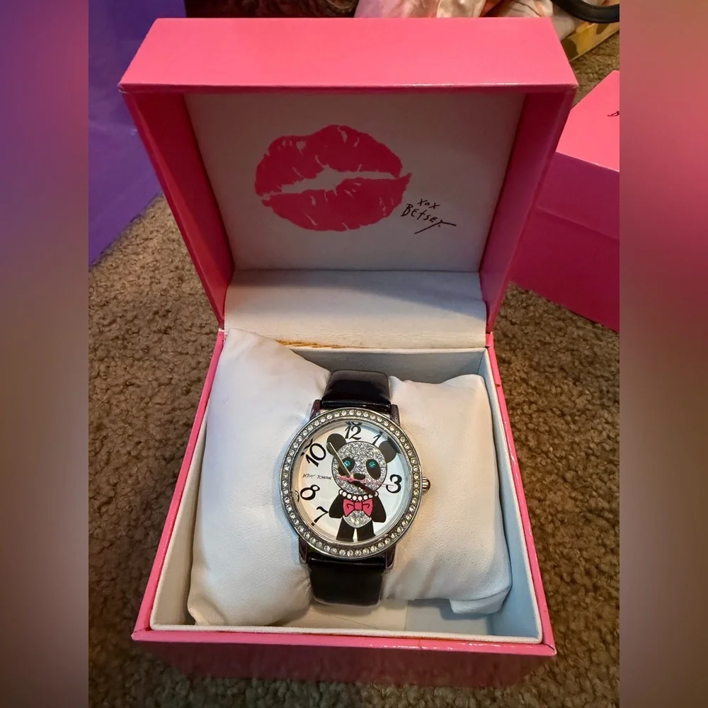 Lot of 11 Vintage Retired Betsey Johnson Watches - Picture 5 of 12